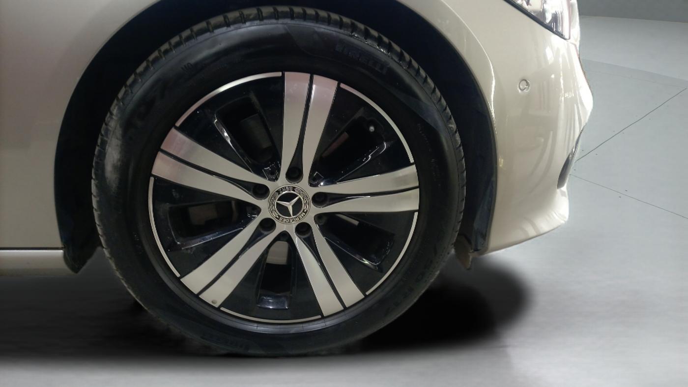 2023 Mercedes Benz C Class C 200, Petrol, Automatic, 12,956 km, Right Front Wheel