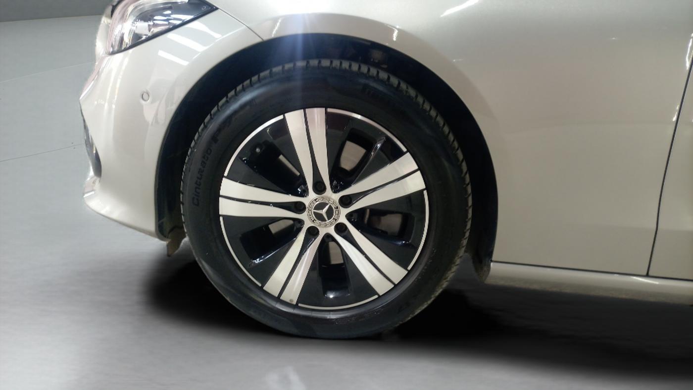 2023 Mercedes Benz C Class C 200, Petrol, Automatic, 12,956 km, Left Front Wheel