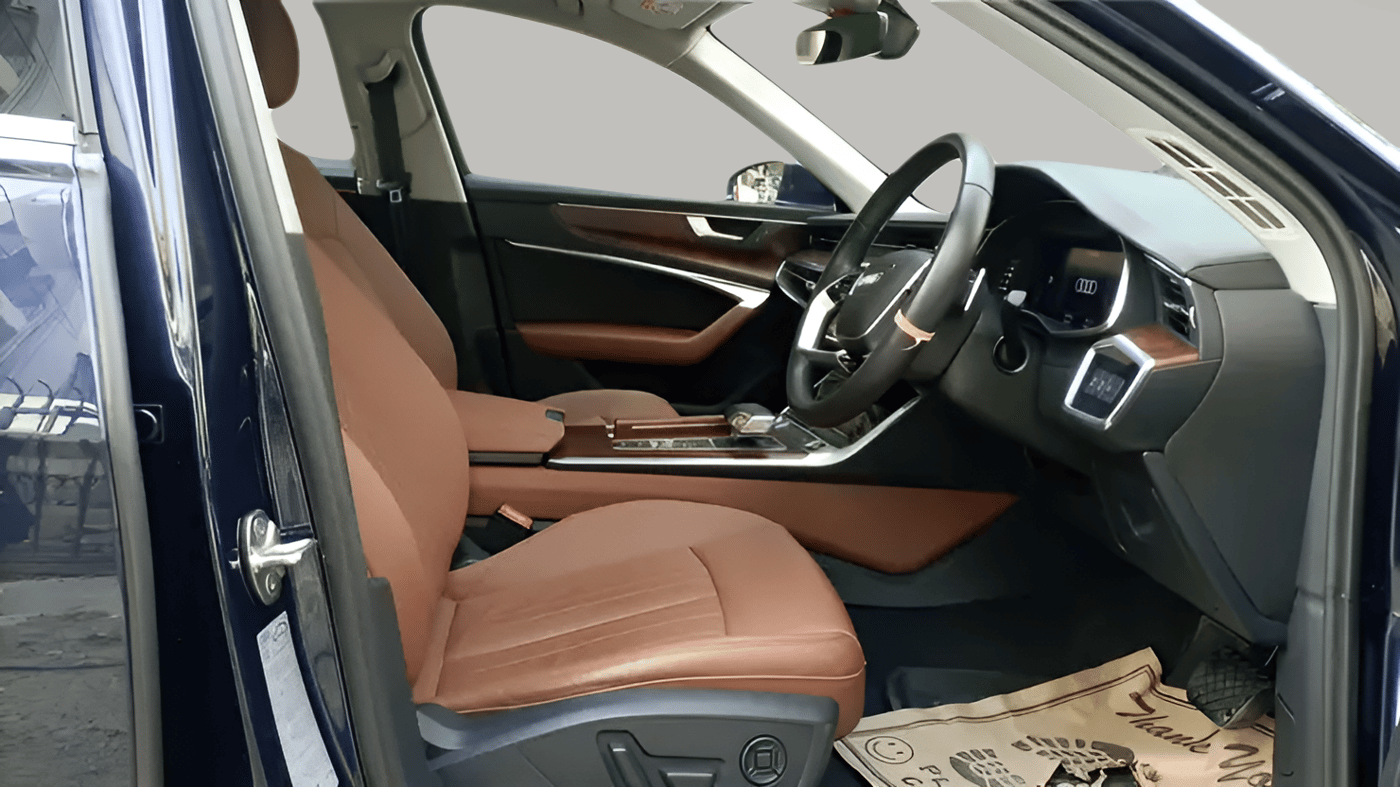 2023 Audi A6 45 TFSI TECHNOLOGY, Petrol, Automatic, 13,268 km, Right Side Front Door Cabin