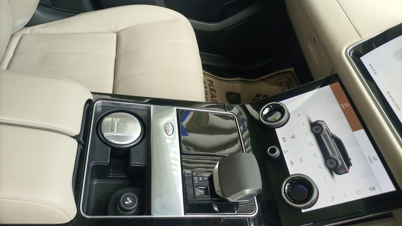 2021 Landrover RANGE ROVER VELAR S R-DYNAMIC 2.0 PETROL, Petrol, Automatic, 63,576 km, Gear Lever