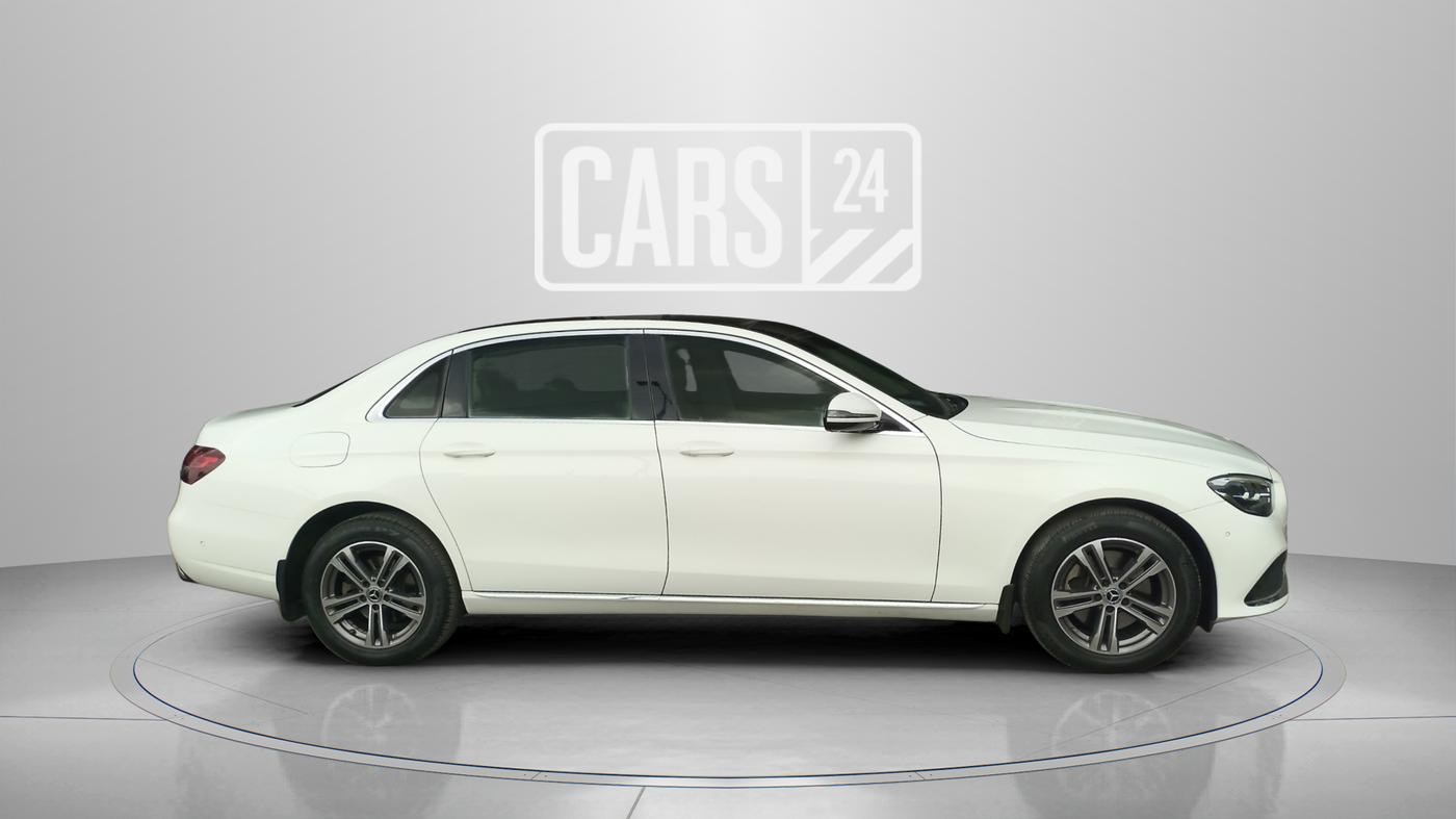 2021 Mercedes Benz E Class E 200 EXCLUSIVE, Petrol, Automatic, 43,164 km, Right Side View