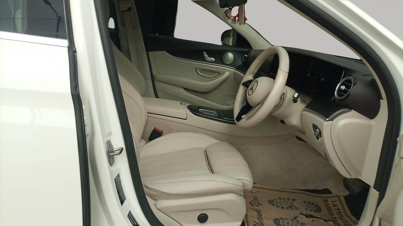 2021 Mercedes Benz E Class E 200 EXCLUSIVE, Petrol, Automatic, 43,164 km, Right Side Front Door Cabin