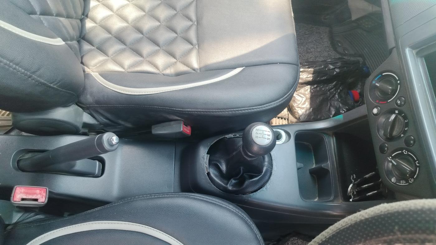 2009 Maruti Swift VDI, Diesel, Manual, 95,296 km, Gear Lever