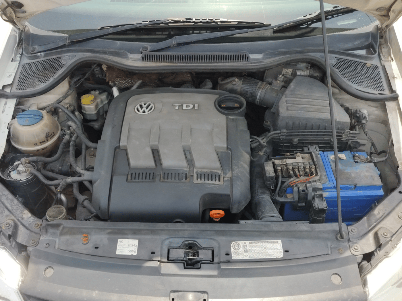 2011 Volkswagen Polo COMFORTLINE 1.2L, Diesel, Manual, 72,539 km, Open Bonnet