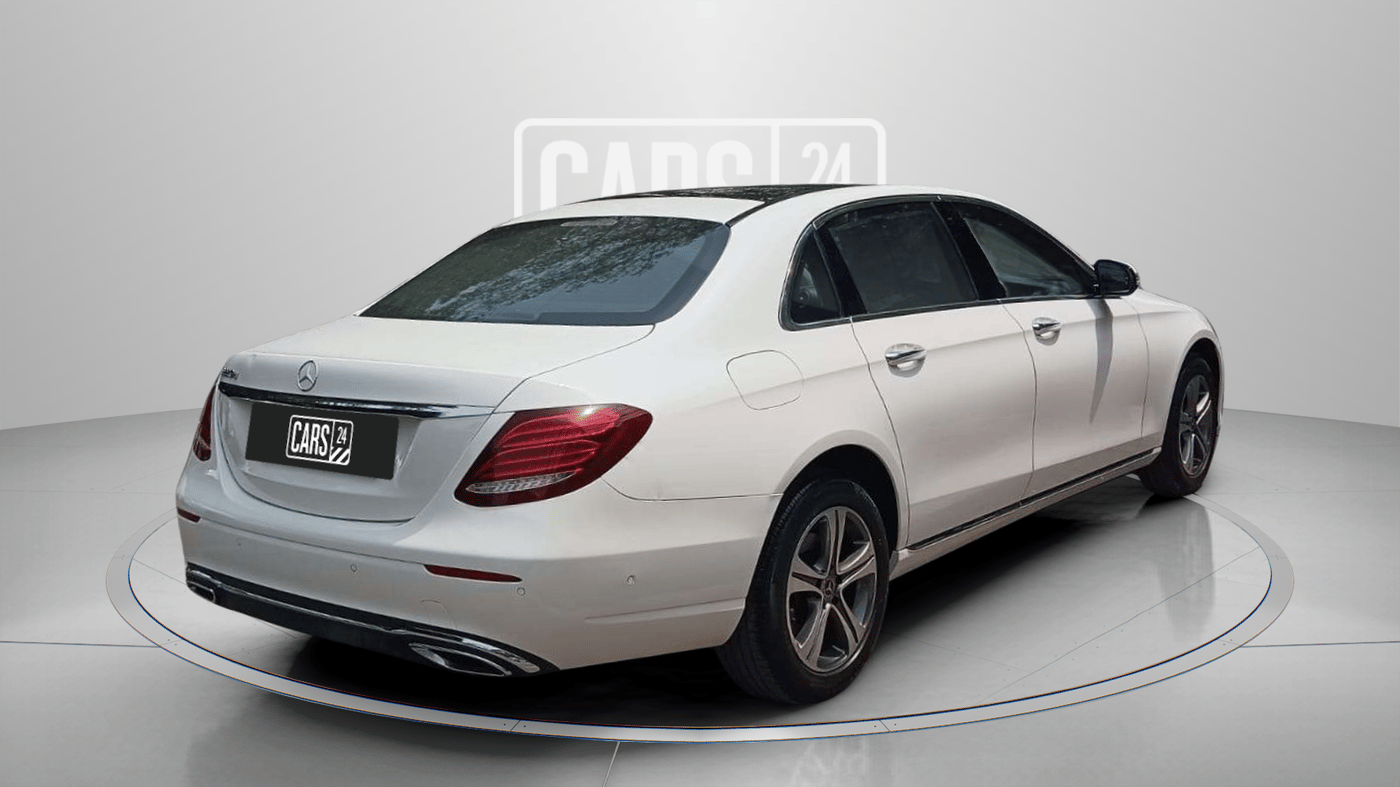 2018 Mercedes Benz E Class E 220 CDI AVANTGARDE, Diesel, Automatic, 31,672 km, Right Back Diagonal