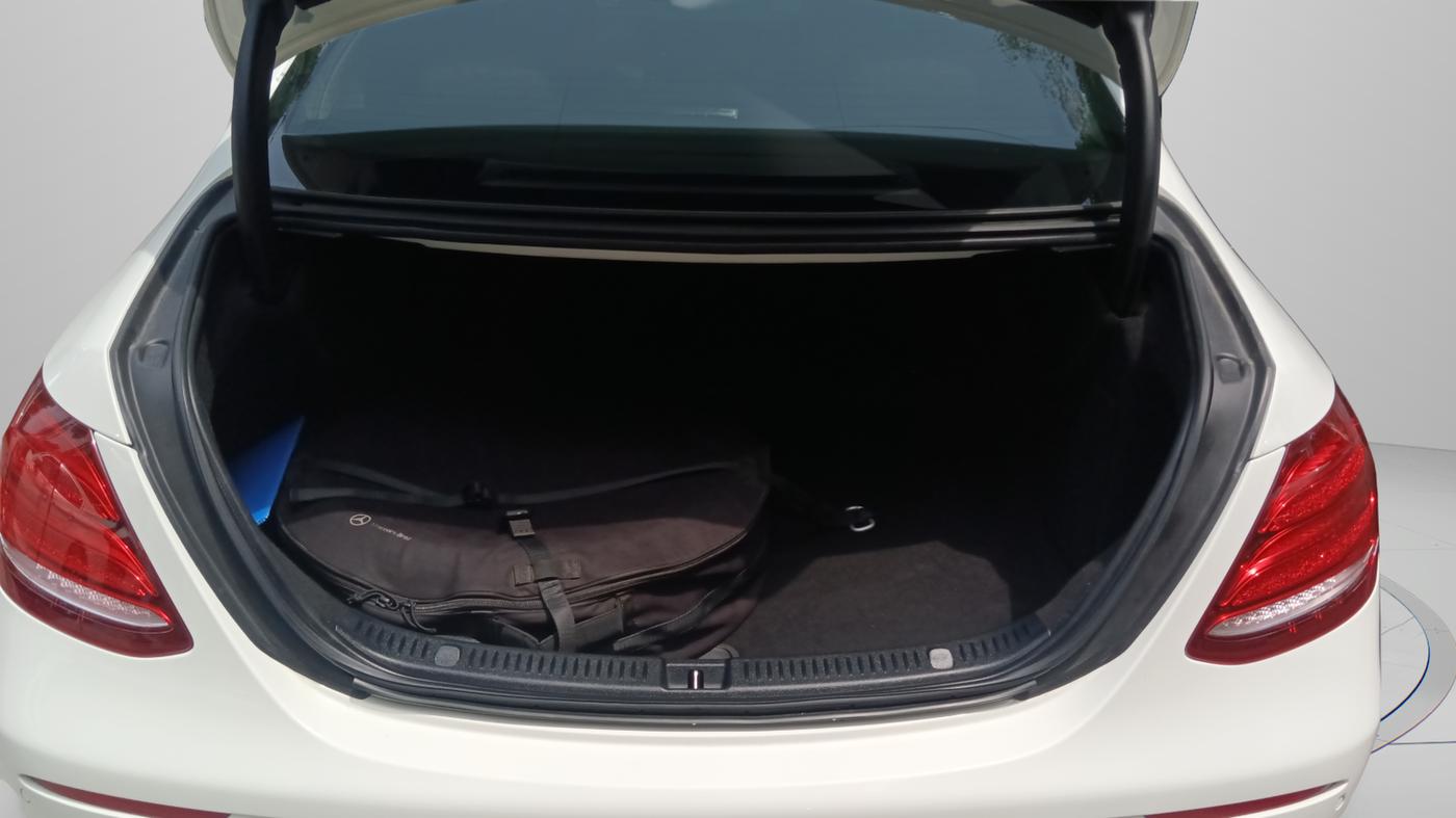 2018 Mercedes Benz E Class E 220 CDI AVANTGARDE, Diesel, Automatic, 31,672 km, Boot Inside