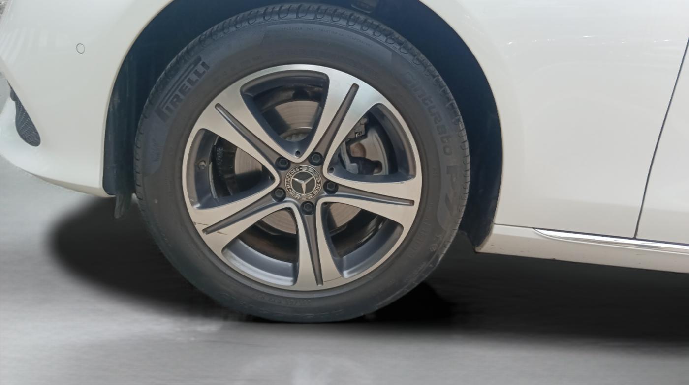 2018 Mercedes Benz E Class E 220 CDI AVANTGARDE, Diesel, Automatic, 31,672 km, Left Front Wheel