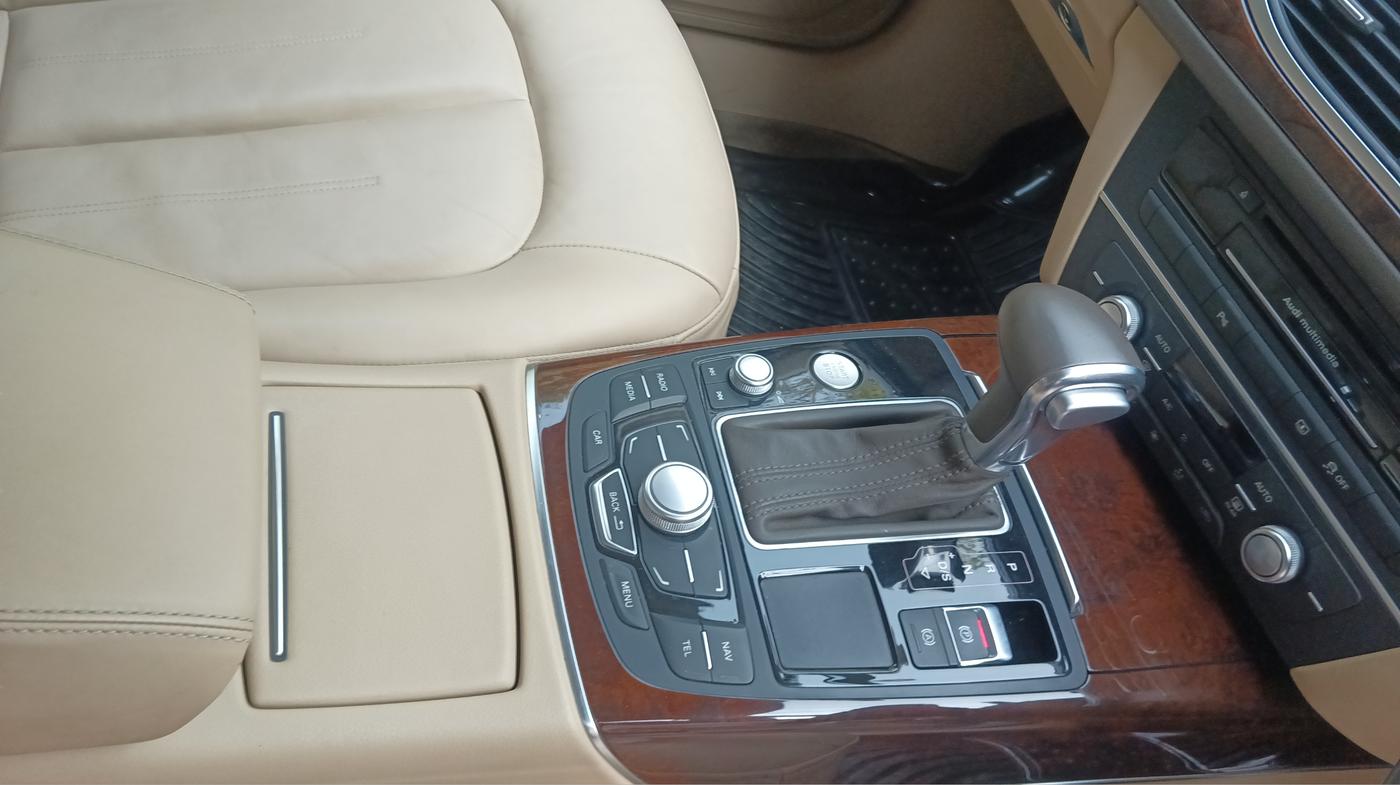 2015 Audi A6 35 TDI S LINE, Diesel, Automatic, 42,000 km, Gear Lever