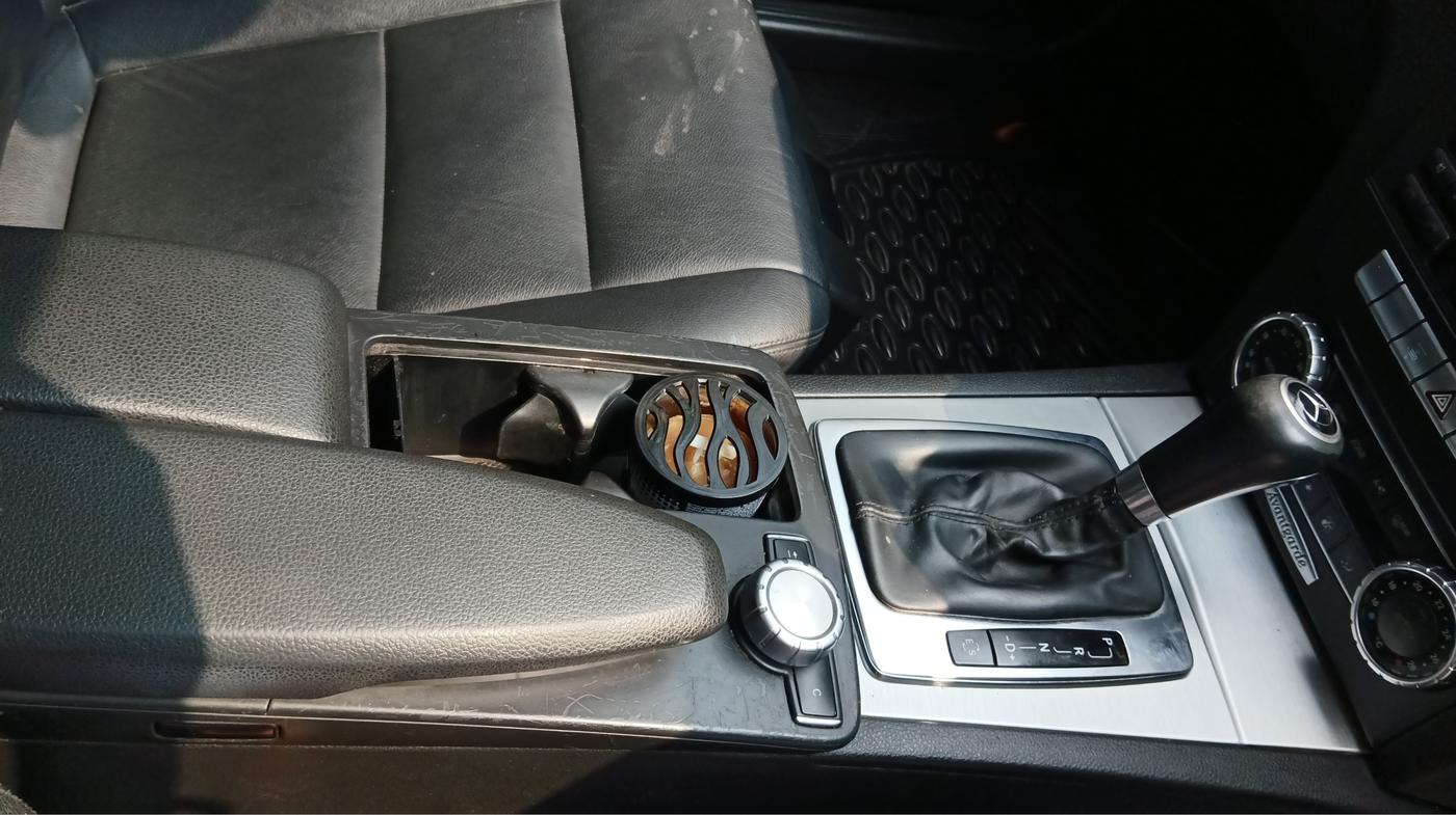 2011 Mercedes Benz C Class 200 CGI AVANTGARDE, Petrol, Automatic, 36,500 km, Gear Lever
