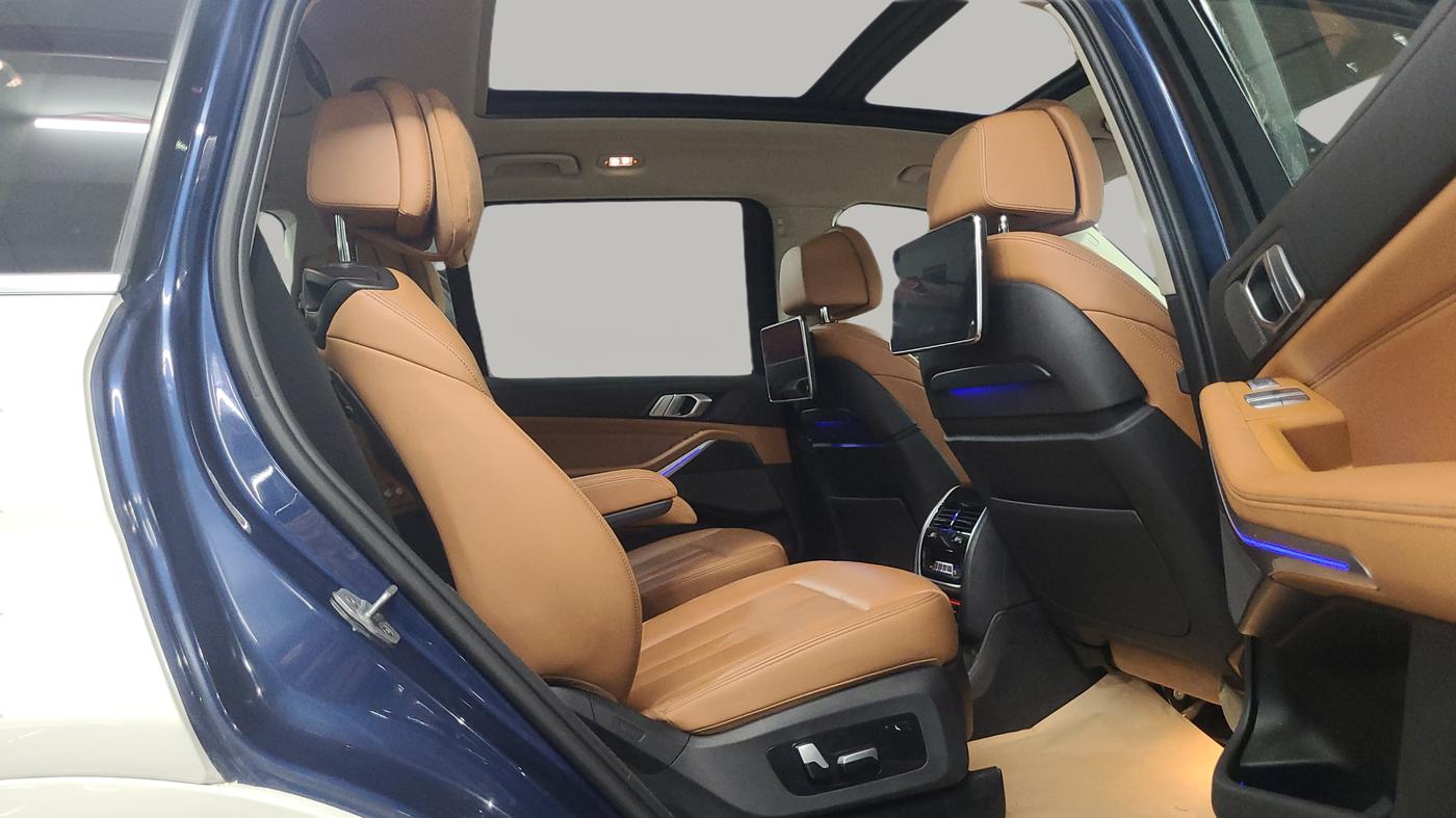 2020 BMW X7 XDRIVE 30D DPE SIGNATURE, Diesel, Automatic, 23,800 km, Right Side Rear Door Cabin