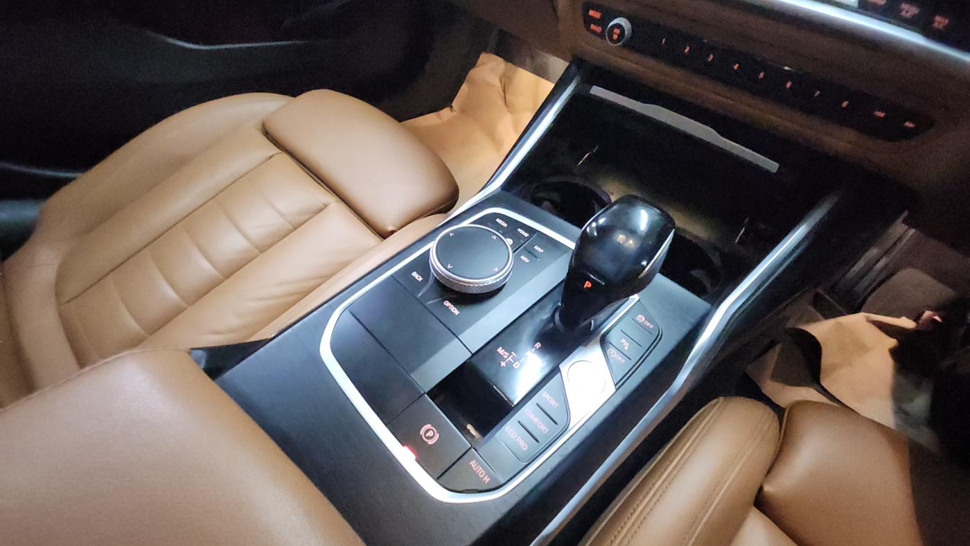 2021 BMW 3 SERIES GRAN LIMOUSINE 320D LUXURY LINE, Diesel, Automatic, 44,255 km, Gear Lever