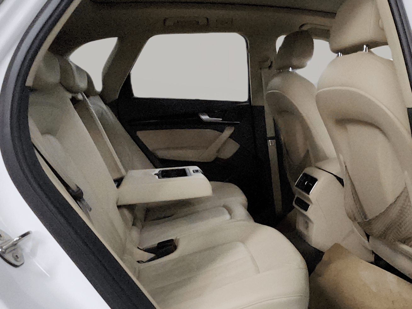 2019 Audi Q5 40 TDI TECHNOLOGY, Diesel, Automatic, 75,000 km, Right Side Rear Door Cabin