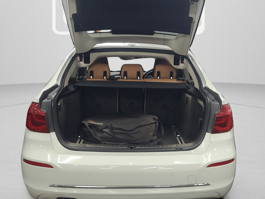 2018 BMW 3 Series 320d Luxury Line, Diesel, Automatic, 22,009 km, Boot Inside