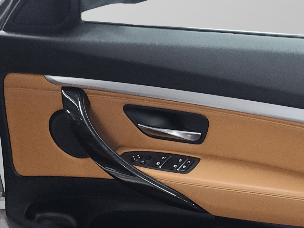 2018 BMW 3 Series 320d Luxury Line, Diesel, Automatic, 22,009 km, Driver Side Door Panel Controls