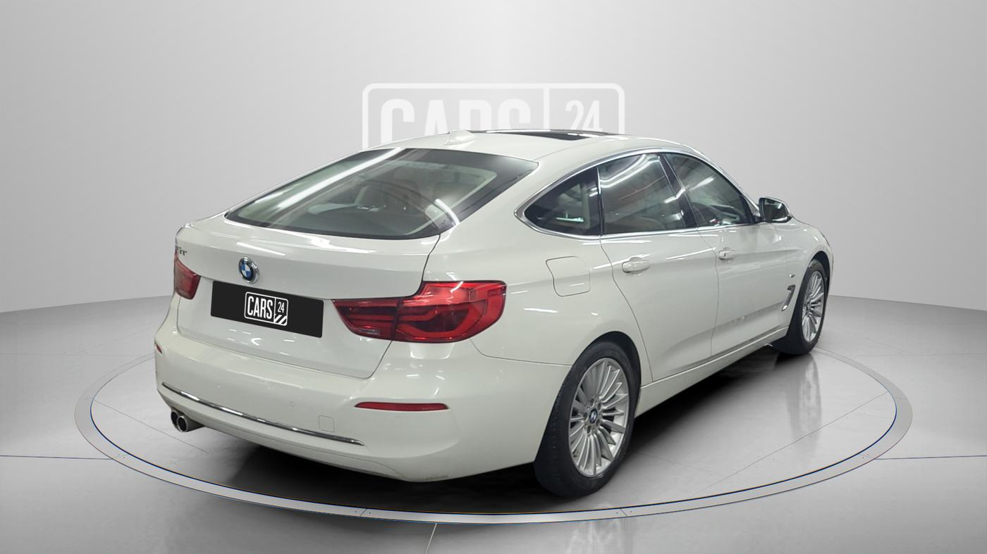 2018 BMW 3 Series 320d Luxury Line, Diesel, Automatic, 22,009 km, Right Back Diagonal