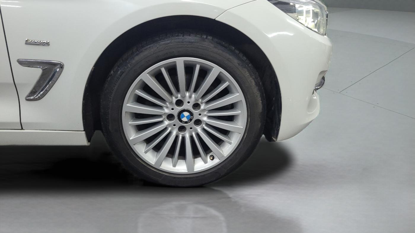 2018 BMW 3 Series 320d Luxury Line, Diesel, Automatic, 22,009 km, Right Front Wheel