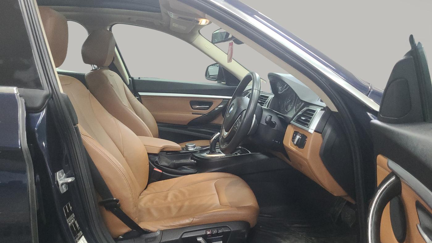 2017 BMW 3 Series 330 I GT LUXURY LINE, Petrol, Automatic, 19,500 km, Right Side Front Door Cabin