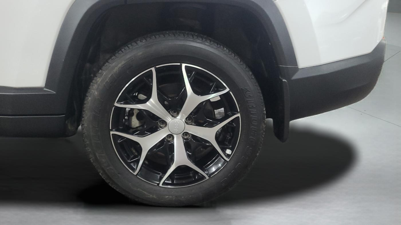 2022 Jeep MERIDIAN LIMITED (O) 4X2 AT, Diesel, Automatic, 14,000 km, Left Rear Wheel