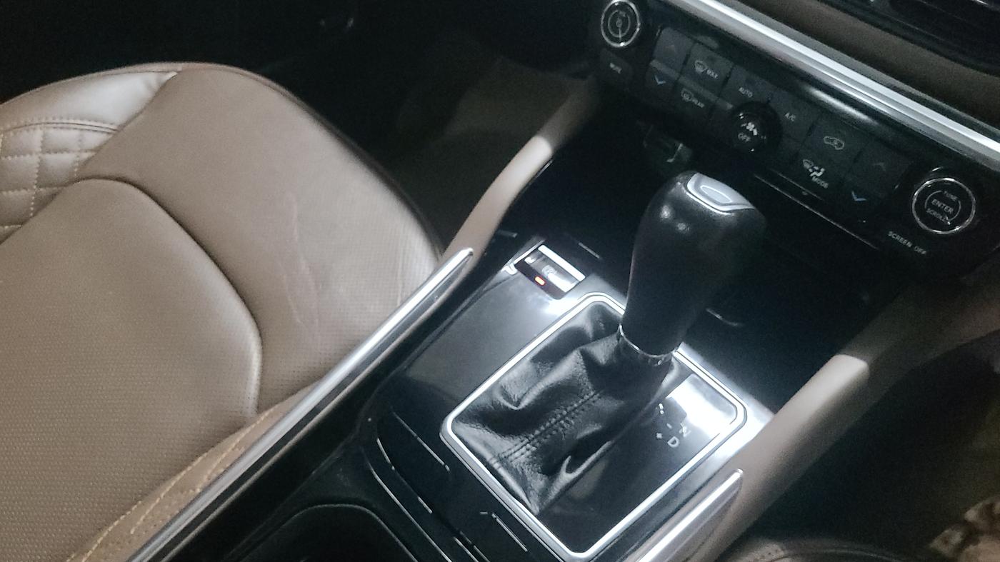 2022 Jeep MERIDIAN LIMITED (O) 4X2 AT, Diesel, Automatic, 14,000 km, Gear Lever