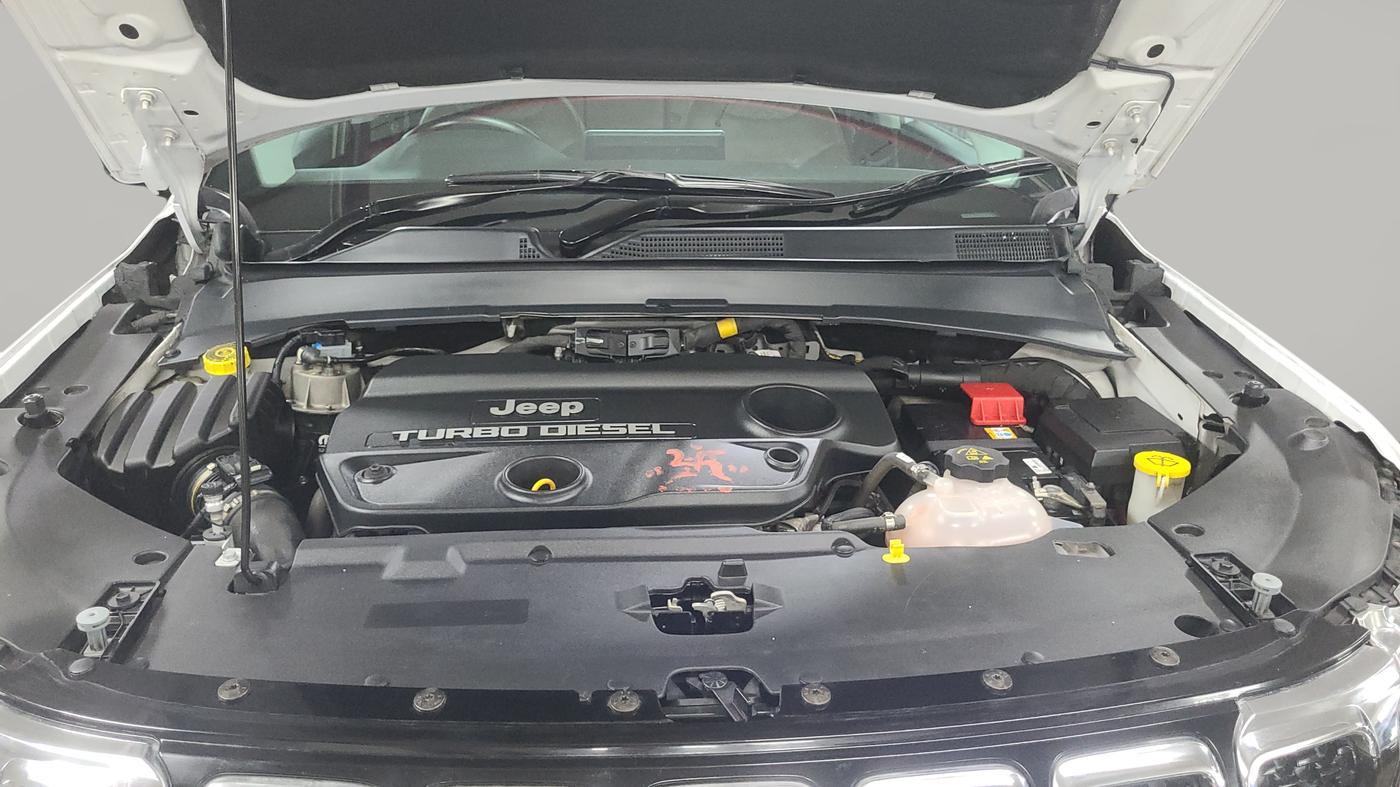 2022 Jeep MERIDIAN LIMITED (O) 4X2 AT, Diesel, Automatic, 14,000 km, Open Bonnet