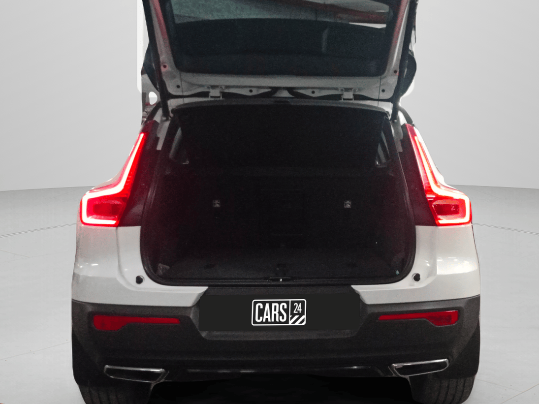 2021 Volvo XC 40 T4 R Design, Petrol, Automatic, 23,000 km, Boot Inside