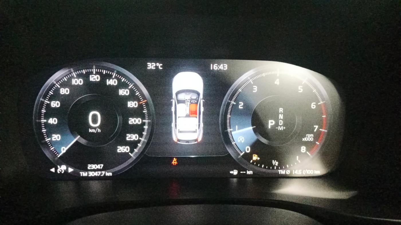 2021 Volvo XC 40 T4 R Design, Petrol, Automatic, 23,000 km, Odometer Image