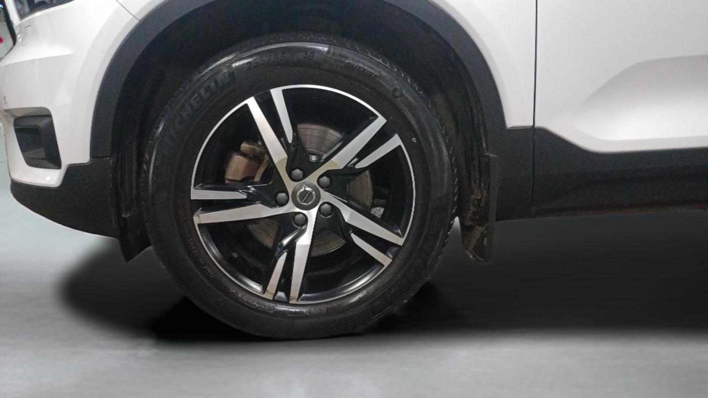 2021 Volvo XC 40 T4 R Design, Petrol, Automatic, 23,000 km, Left Front Wheel