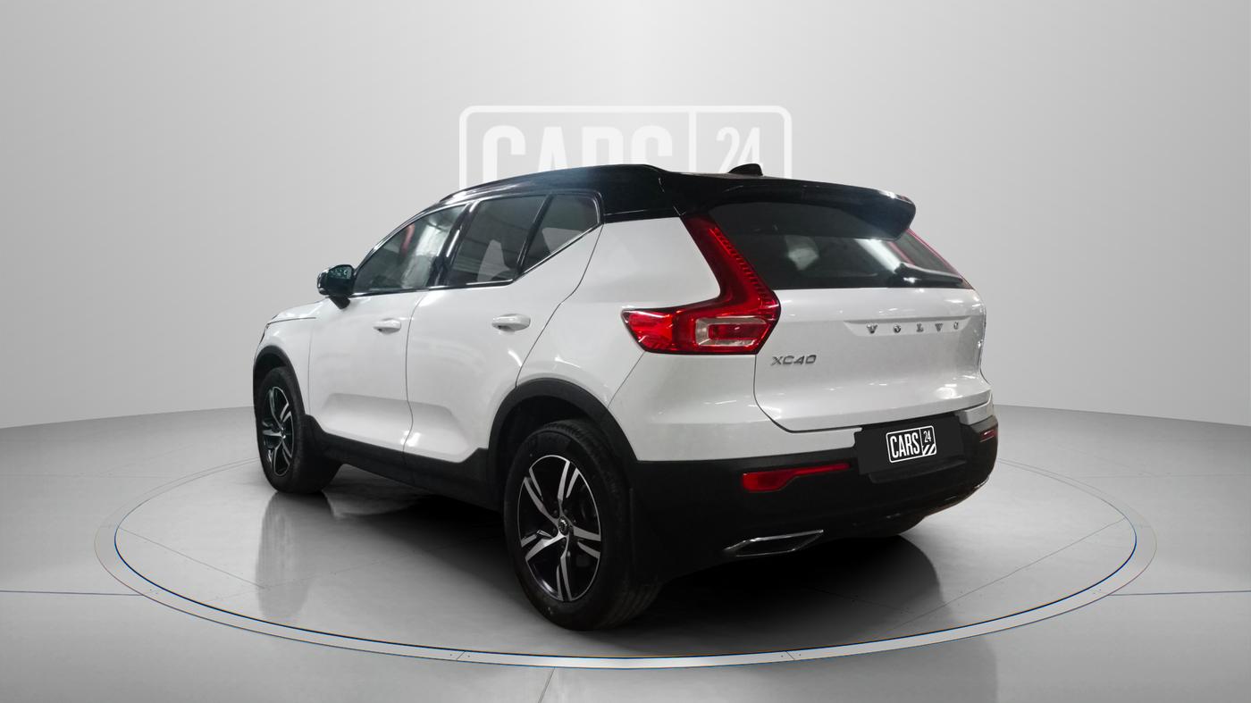 2021 Volvo XC 40 T4 R Design, Petrol, Automatic, 23,000 km, Left Back Diagonal