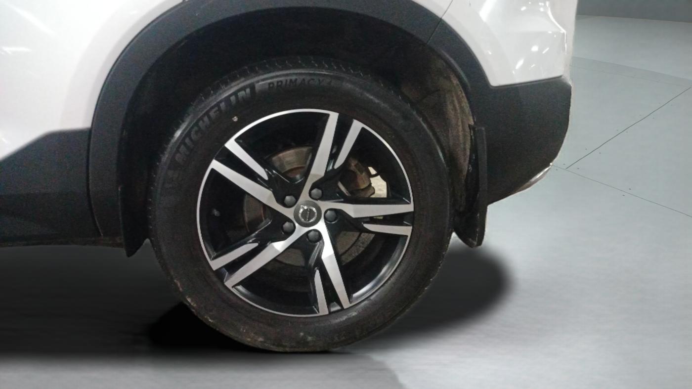 2021 Volvo XC 40 T4 R Design, Petrol, Automatic, 23,000 km, Left Rear Wheel
