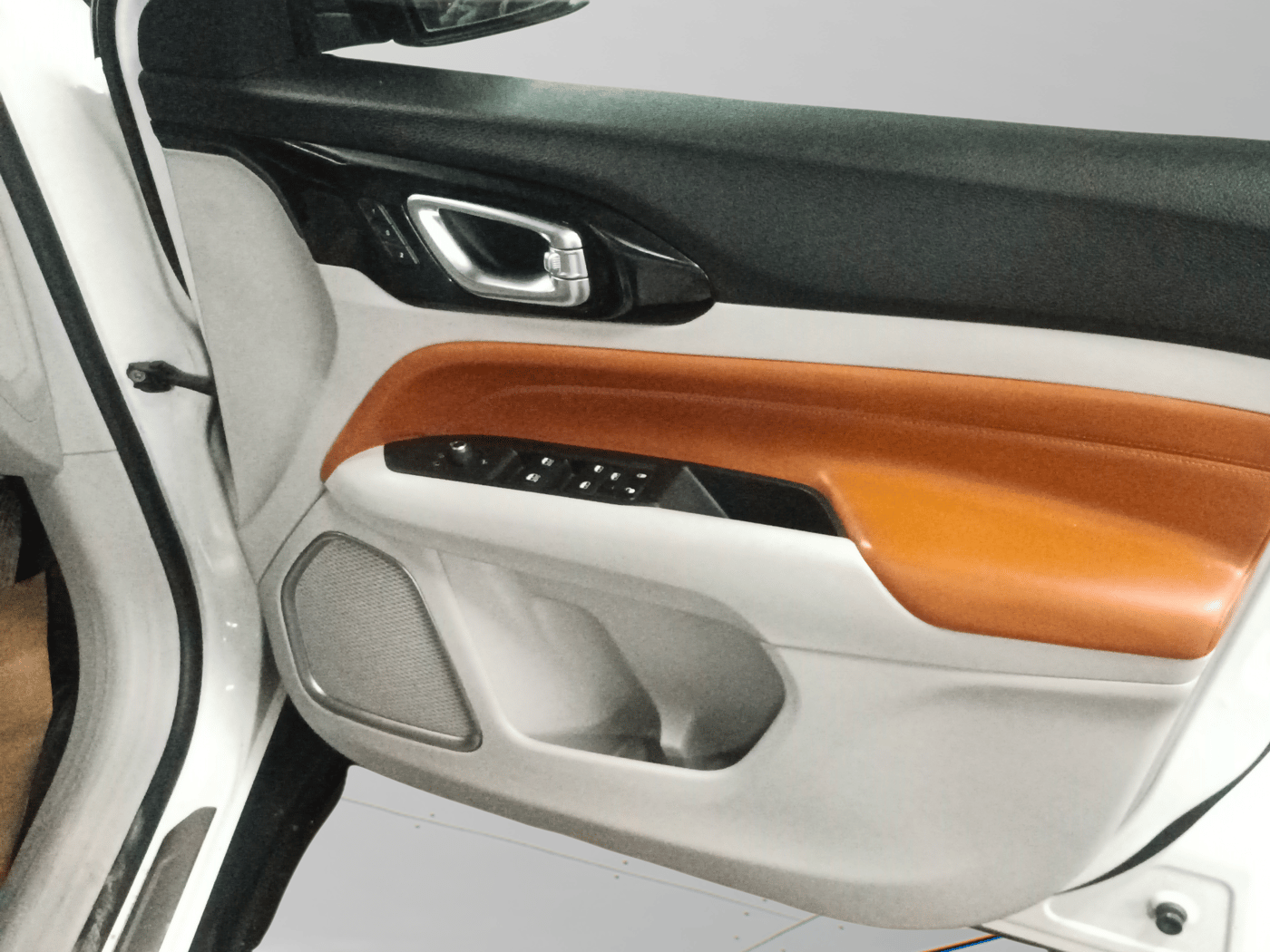 2021 Jeep Compass LIMITED (O) 1.4 PETROL DCT, Petrol, Automatic, 30,900 km, Driver Side Door Panel Controls