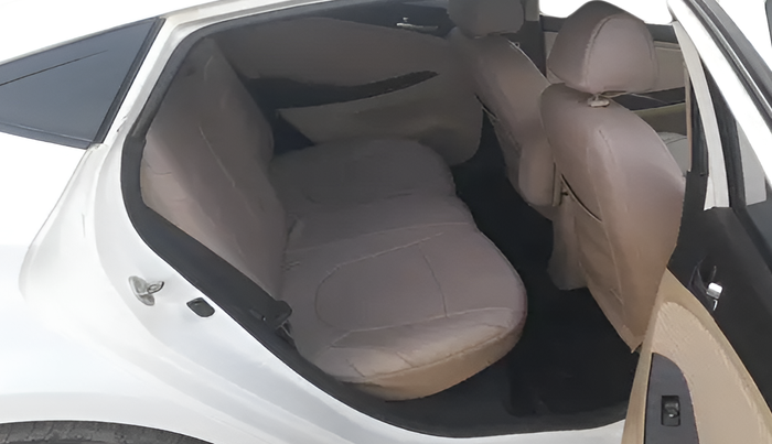 2014 Hyundai Verna FLUIDIC 1.6 CRDI SX, Diesel, Manual, 87,417 km, Right Side Rear Door Cabin