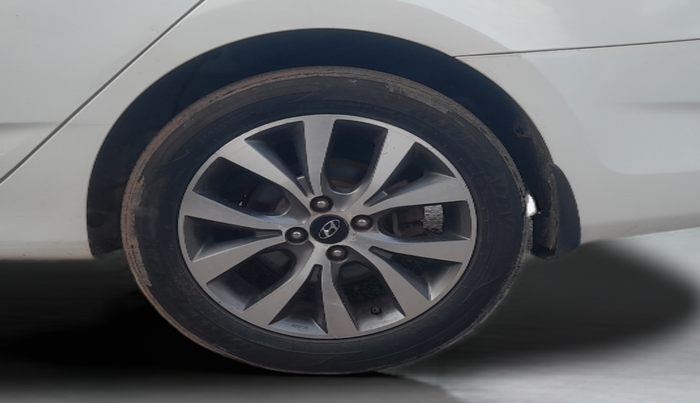 2014 Hyundai Verna FLUIDIC 1.6 CRDI SX, Diesel, Manual, 87,417 km, Left Rear Wheel