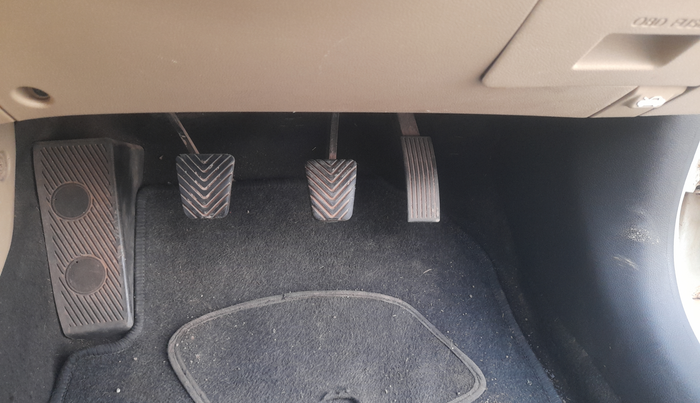 2014 Hyundai Verna FLUIDIC 1.6 CRDI SX, Diesel, Manual, 87,417 km, Pedals