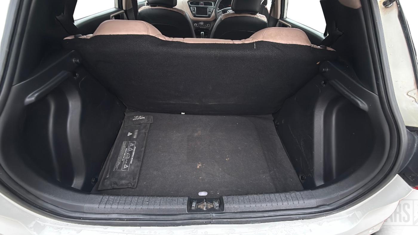 2018 Hyundai Elite i20 ASTA 1.2, Petrol, Manual, 68,100 km, Boot Inside