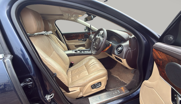 2014 Jaguar XJ L 3.0 V 6 PORTFOLIO, Diesel, Automatic, 74,290 km, Right Side Front Door Cabin
