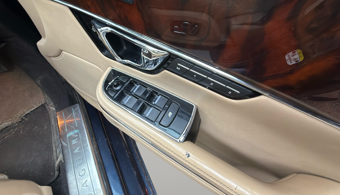 2014 Jaguar XJ L 3.0 V 6 PORTFOLIO, Diesel, Automatic, 74,290 km, Driver Side Door Panel Controls
