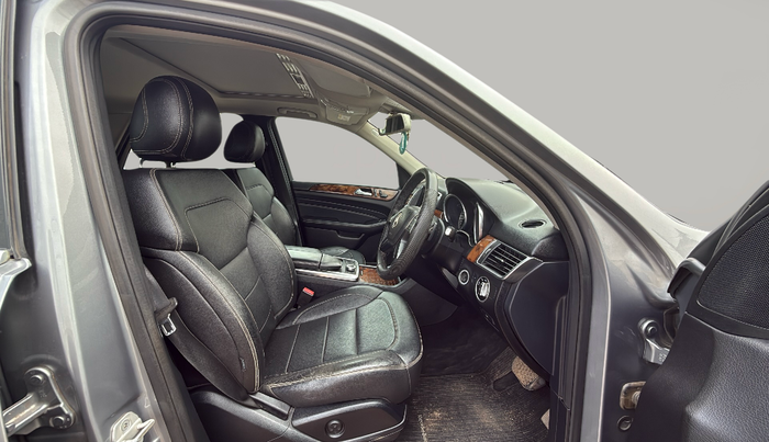 2015 Mercedes Benz M Class ML 250 CDI, Diesel, Automatic, 93,409 km, Right Side Front Door Cabin