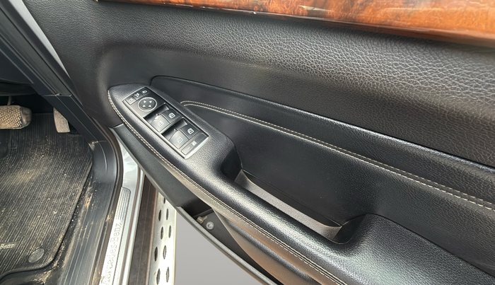 2015 Mercedes Benz M Class ML 250 CDI, Diesel, Automatic, 93,409 km, Driver Side Door Panel Controls