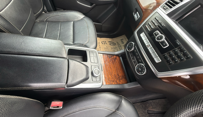 2015 Mercedes Benz M Class ML 250 CDI, Diesel, Automatic, 93,409 km, Gear Lever