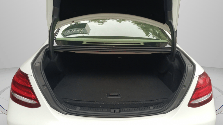 2019 Mercedes Benz E Class E 200 AVANTGARDE, Petrol, Automatic, 40,000 km, Boot Inside
