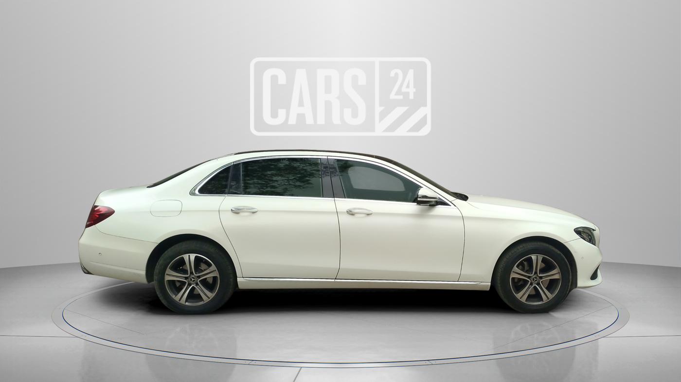 2019 Mercedes Benz E Class E 200 AVANTGARDE, Petrol, Automatic, 40,000 km, Right Side View