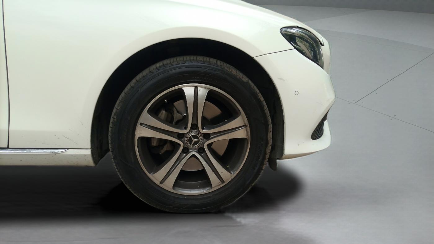 2019 Mercedes Benz E Class E 200 AVANTGARDE, Petrol, Automatic, 40,000 km, Right Front Wheel