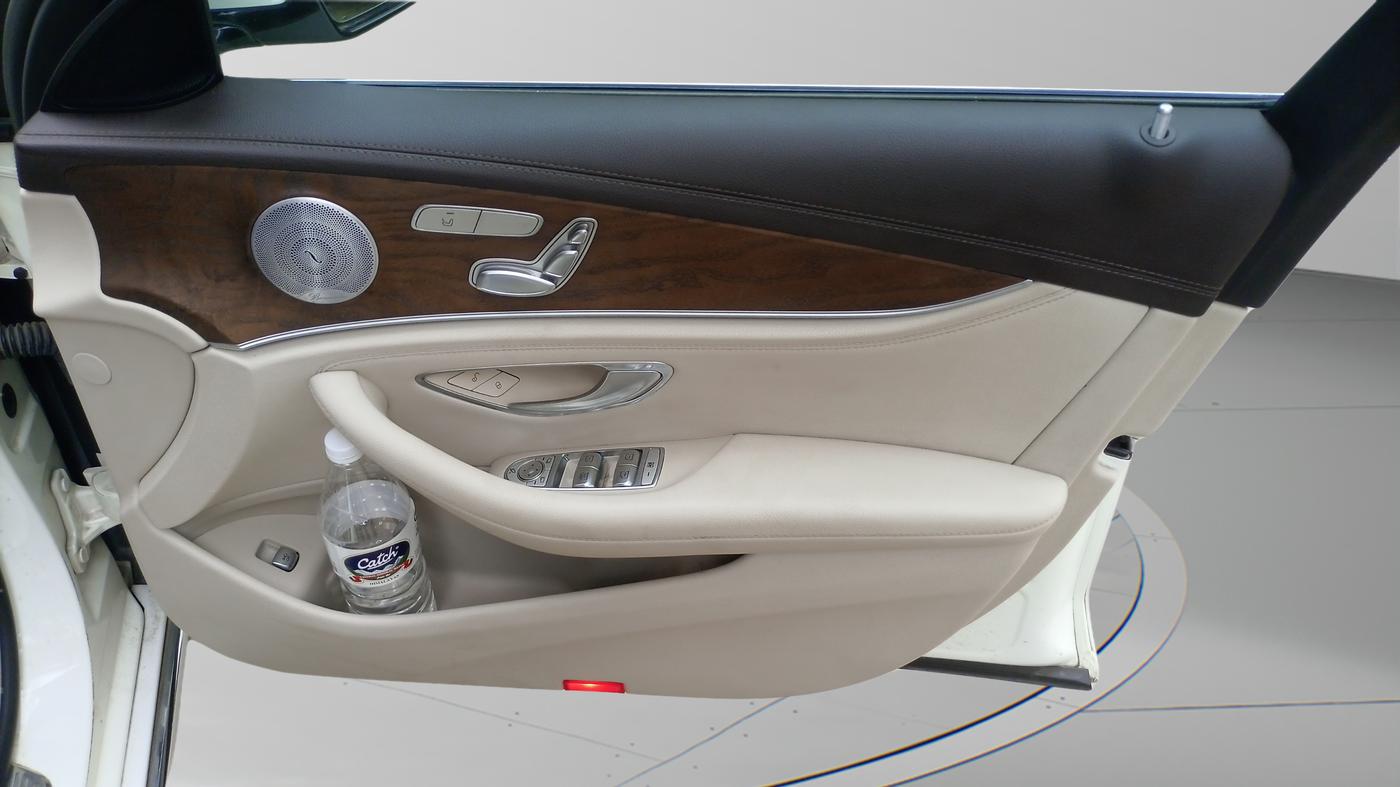 2019 Mercedes Benz E Class E 200 AVANTGARDE, Petrol, Automatic, 40,000 km, Driver Side Door Panel Controls