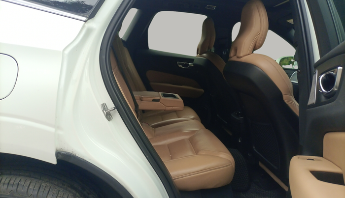 2019 Volvo XC 60 D5 INSCRIPTION, Diesel, Automatic, 68,450 km, Right Side Rear Door Cabin