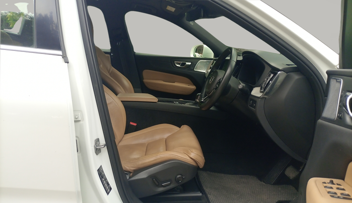 2019 Volvo XC 60 D5 INSCRIPTION, Diesel, Automatic, 68,450 km, Right Side Front Door Cabin