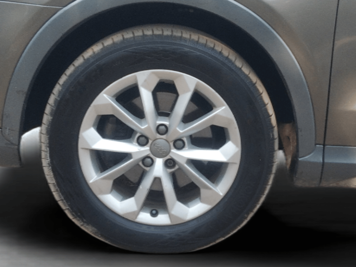 2015 Audi Q3 35 TDI Quattro, Diesel, Automatic, 1,12,490 km, Left Front Wheel