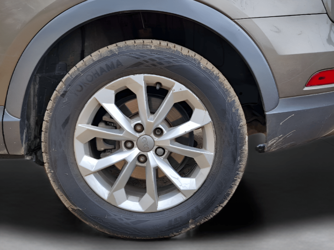 2015 Audi Q3 35 TDI Quattro, Diesel, Automatic, 1,12,490 km, Left Rear Wheel