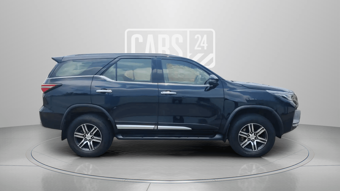 2022 Toyota Fortuner 4X2 MT 2.8 DIESEL, Diesel, Manual, 57,853 km, Right Side View
