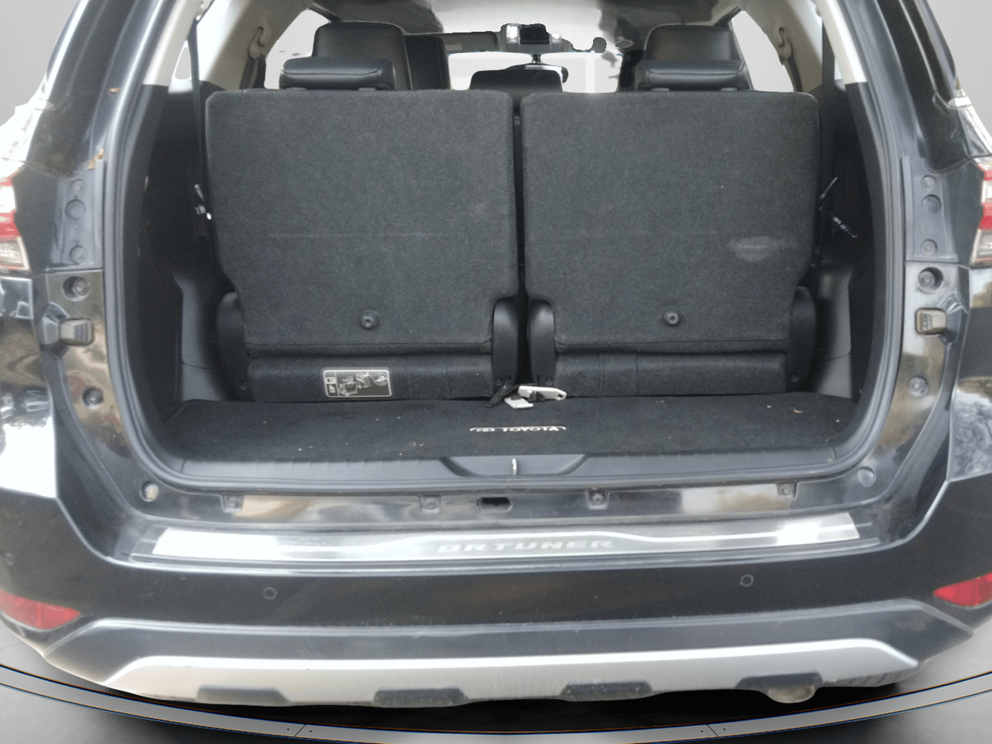 2022 Toyota Fortuner 4X2 MT 2.8 DIESEL, Diesel, Manual, 57,853 km, Boot Inside