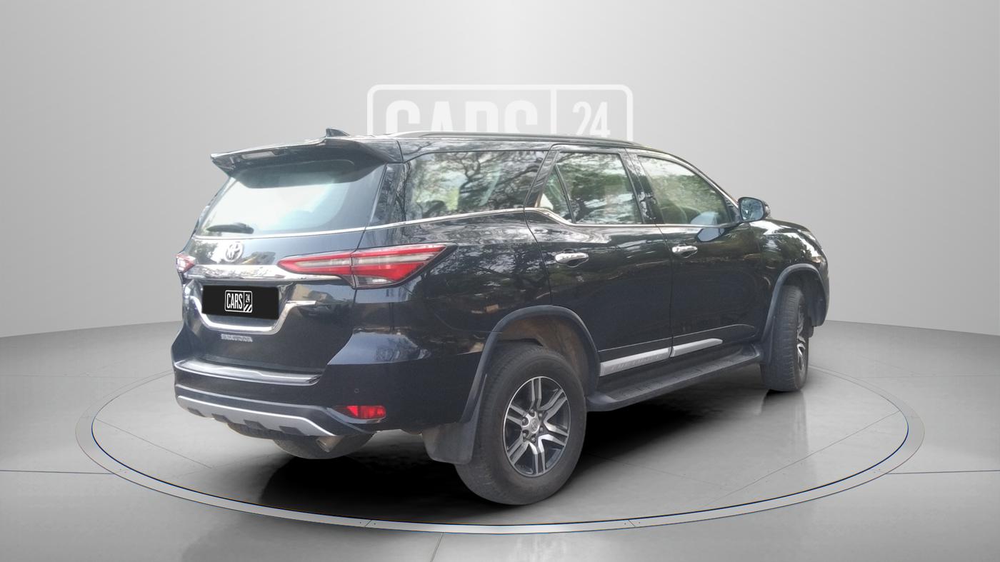 2022 Toyota Fortuner 4X2 MT 2.8 DIESEL, Diesel, Manual, 57,853 km, Right Back Diagonal